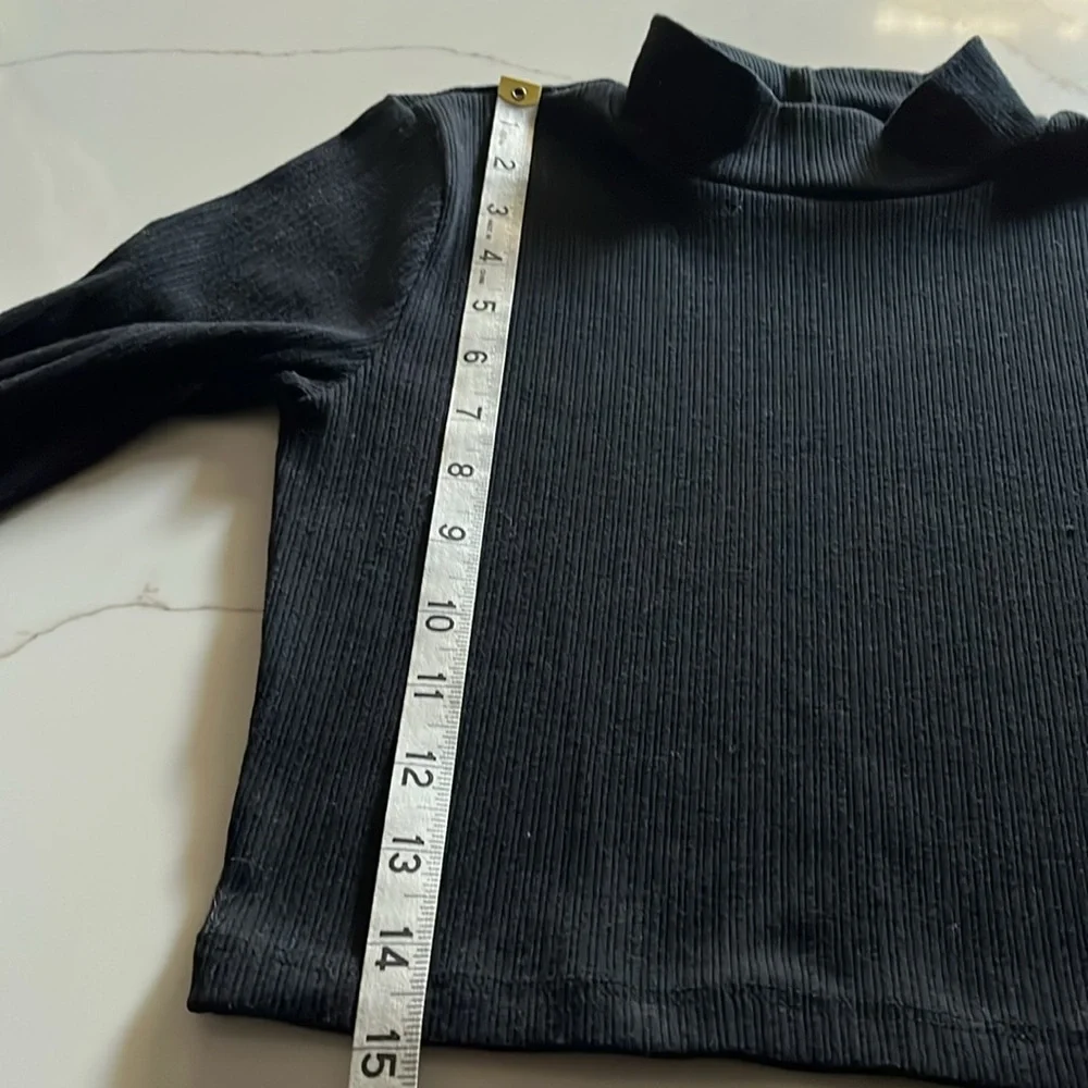 Altar'd State Turtle Neck Crop Black Top. Long Sleeves. XS very good condition - Picture 6 of 8